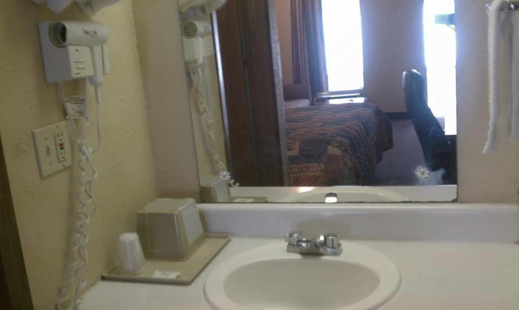Scottish Inn Knoxville Bagian luar foto