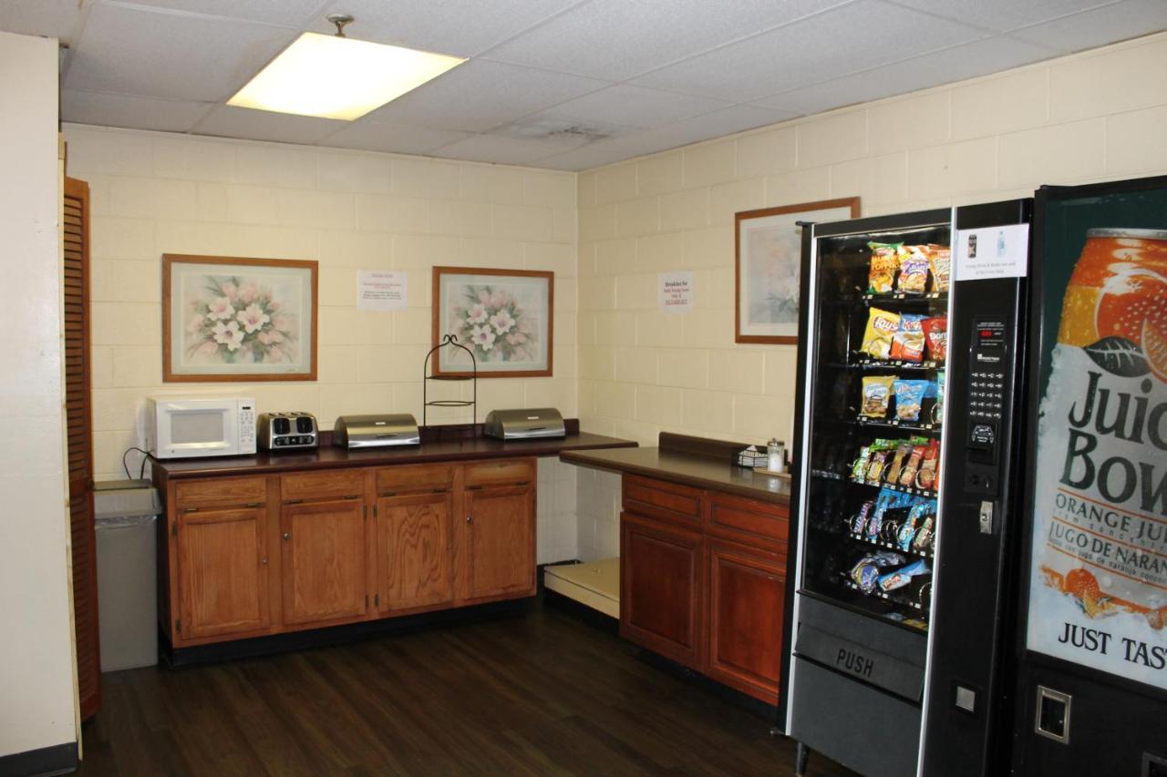 Scottish Inn Knoxville Bagian luar foto