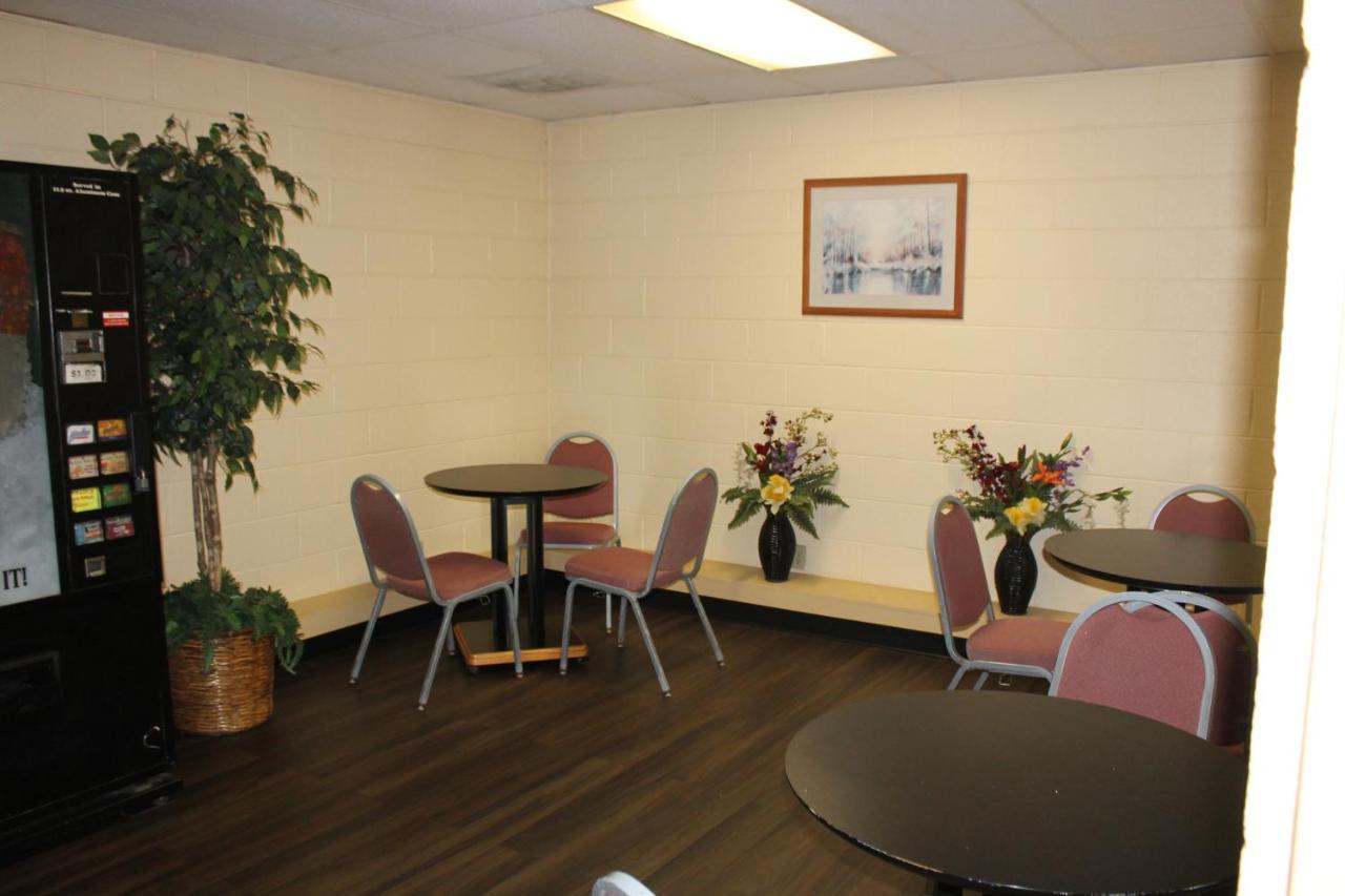 Scottish Inn Knoxville Bagian luar foto