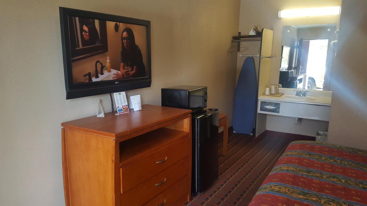 Scottish Inn Knoxville Bagian luar foto
